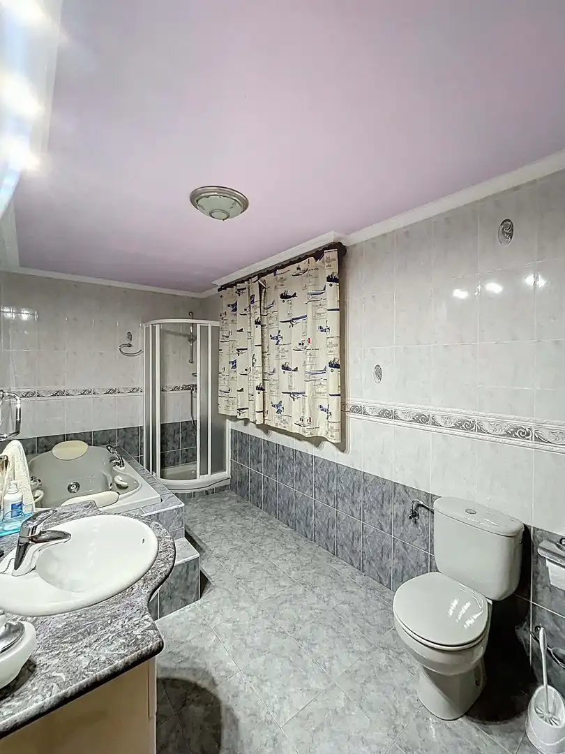 Bathroom of Houses for sale in Valle de Mena  with Air Conditioner, Heating and Terrace