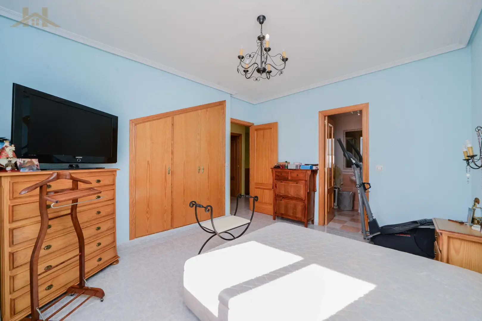 Habitación de Casa adosada en venta en San Martín de Valdeiglesias con Calefacción y Jardín privado