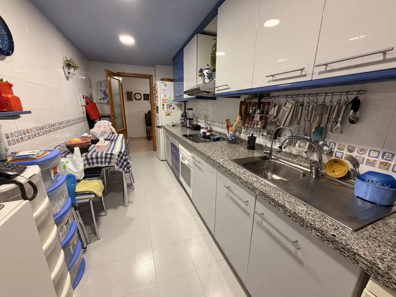 Cocina de Piso en venta en Alicante / Alacant con Terraza, Trastero y Piscina comunitaria
