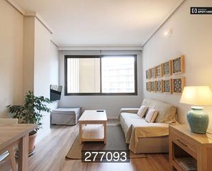 Sala d'estar de Apartament per a compartir en  Madrid Capital amb Aire condicionat i Terrassa