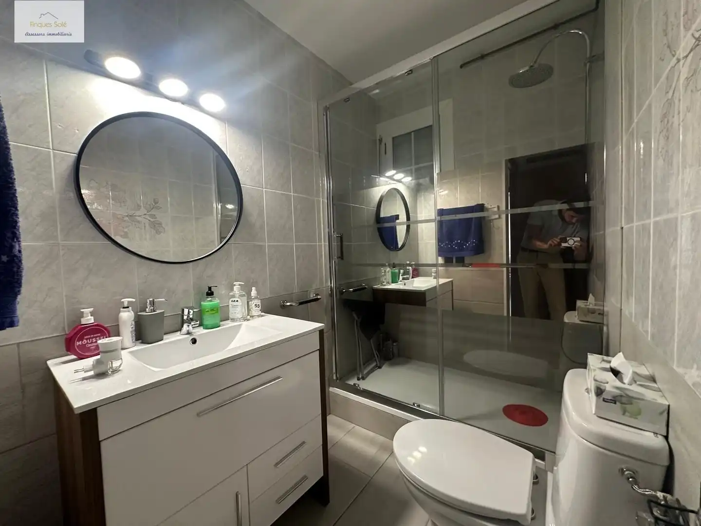 Bathroom of Flat for sale in Granollers