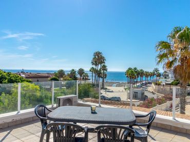 Chalet con piscina en venta en Calle CLAVELES-MONTEZENIA 5