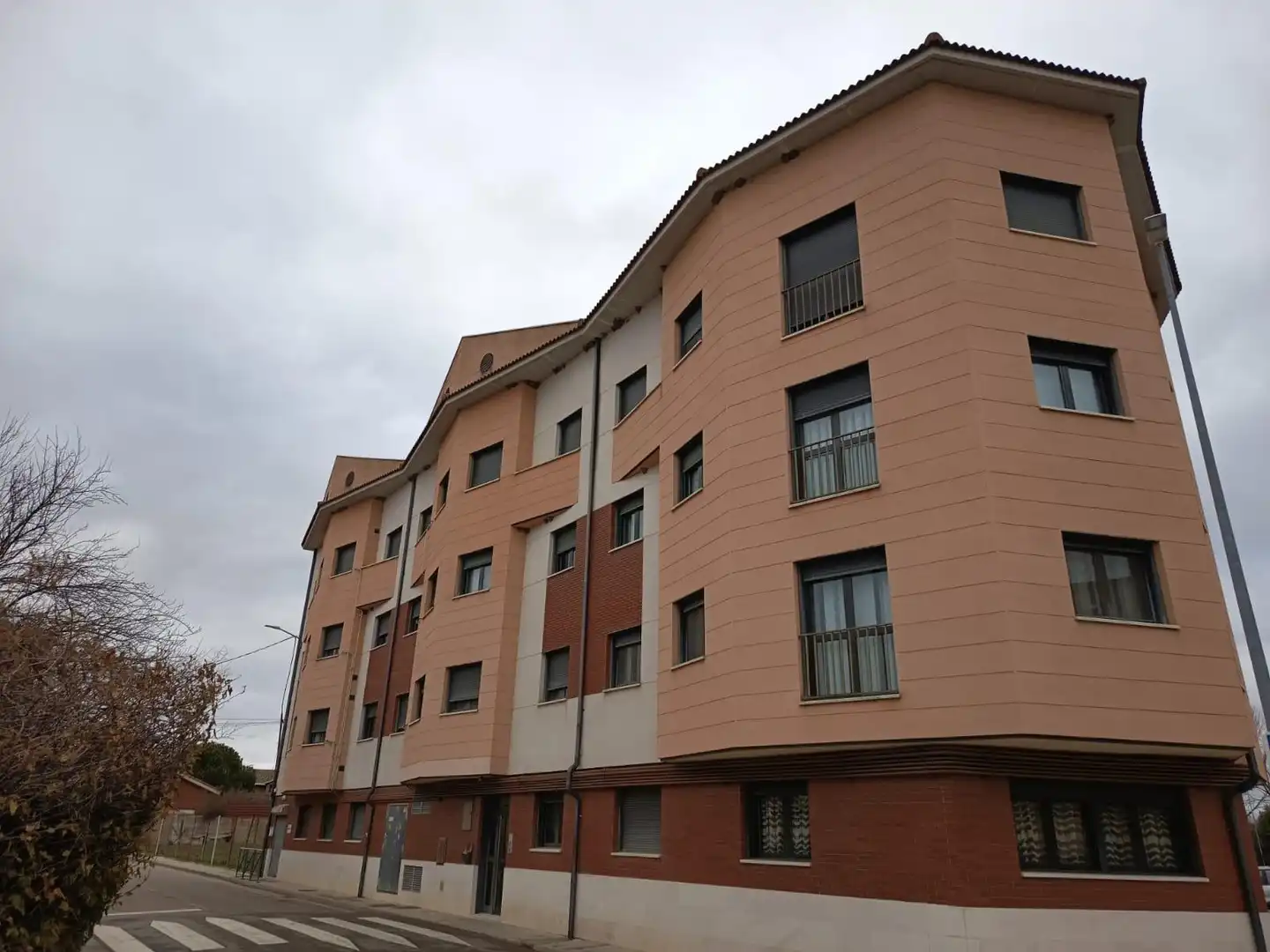 Vista exterior de Piso en venta en Grijota con Calefacción, Parquet y Trastero