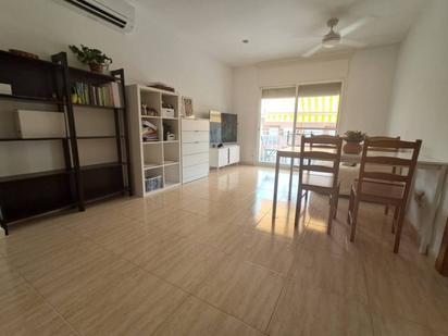 Sala d'estar de Pis en venda en La Roca del Vallès amb Aire condicionat, Calefacció i Parquet