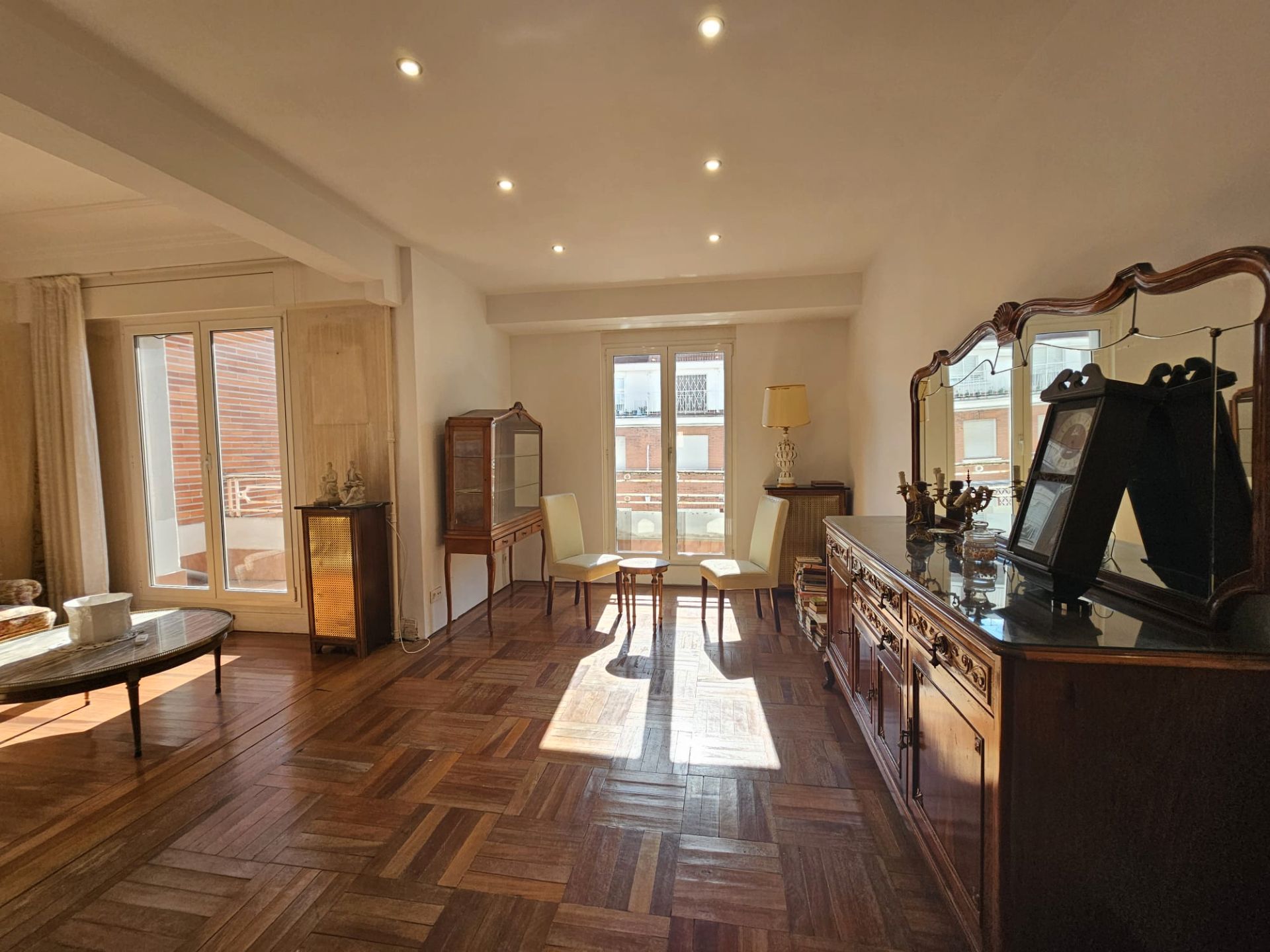 Sala d'estar de Pis en venda en Bilbao  amb Calefacció, Terrassa i Balcó