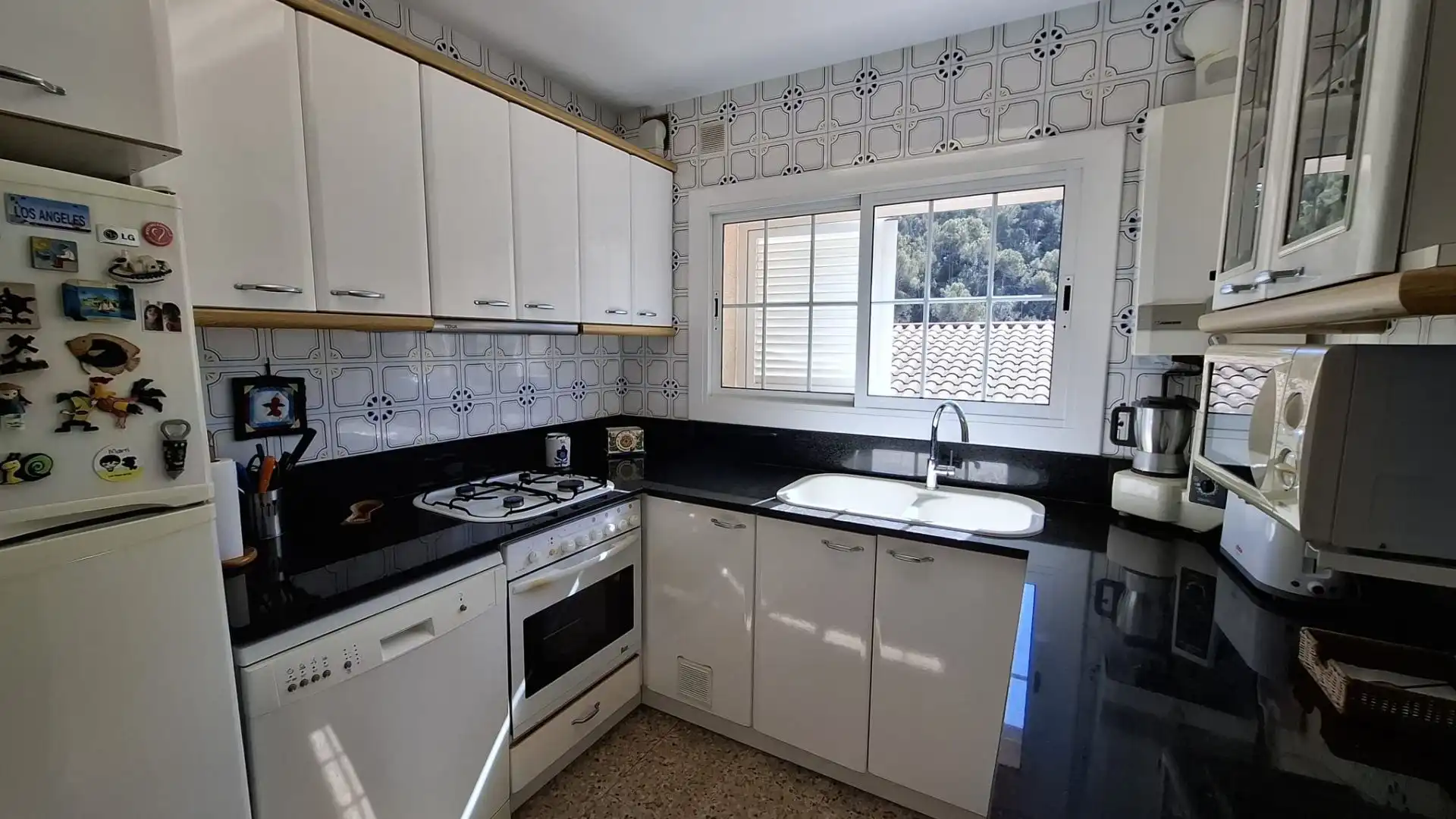 Cuina de Casa o xalet en venda en Cervelló amb Calefacció, Terrassa i Piscina