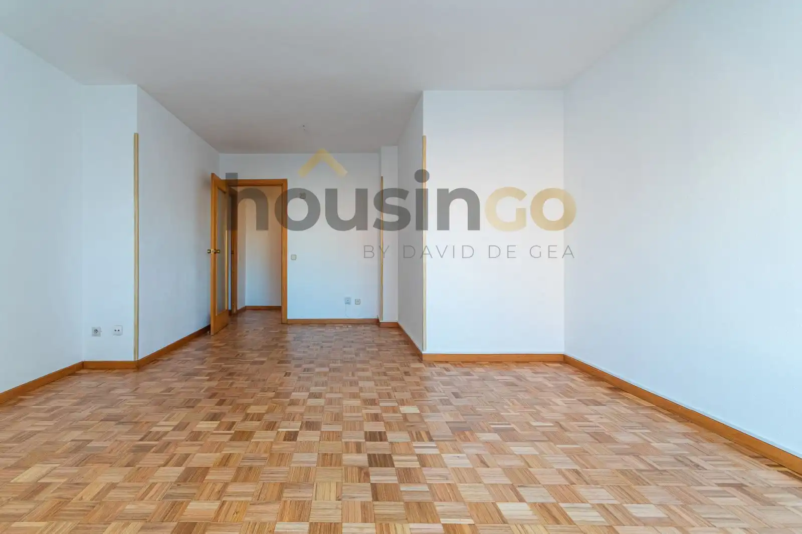 Bedroom of Flat for rent in Madrid  with Air Conditioner, Heating and Storage room