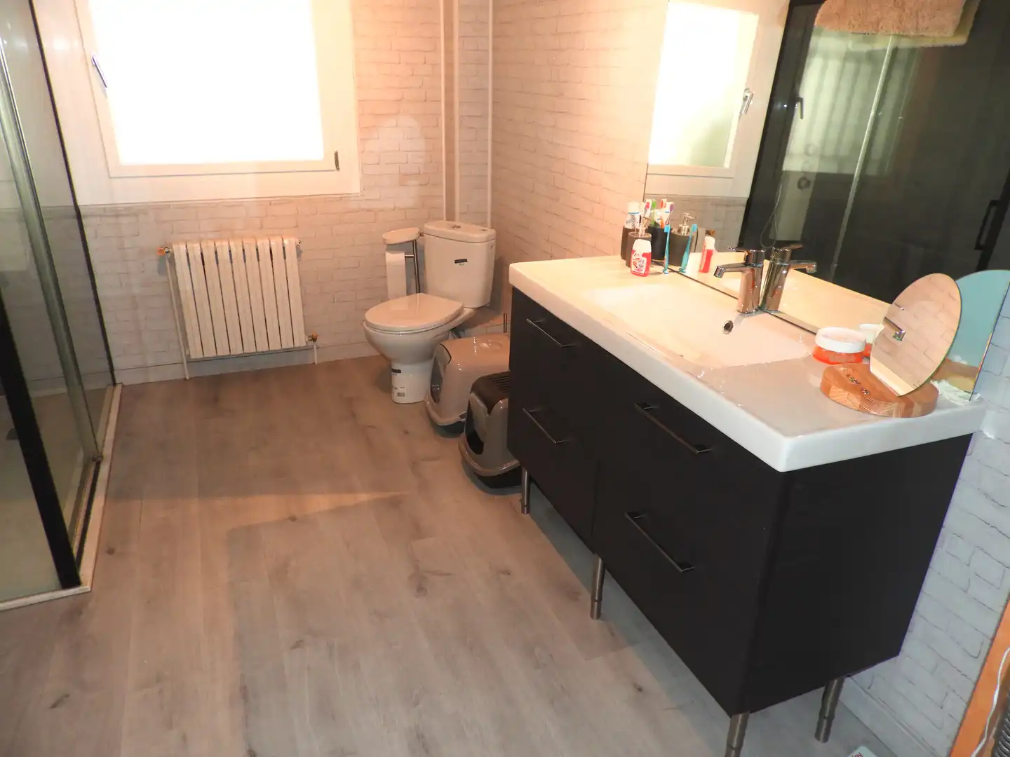 Badezimmer von Haus oder Chalet zum Verkauf in Castellar del Vallès mit Klimaanlage, Heizung und Privatgarten