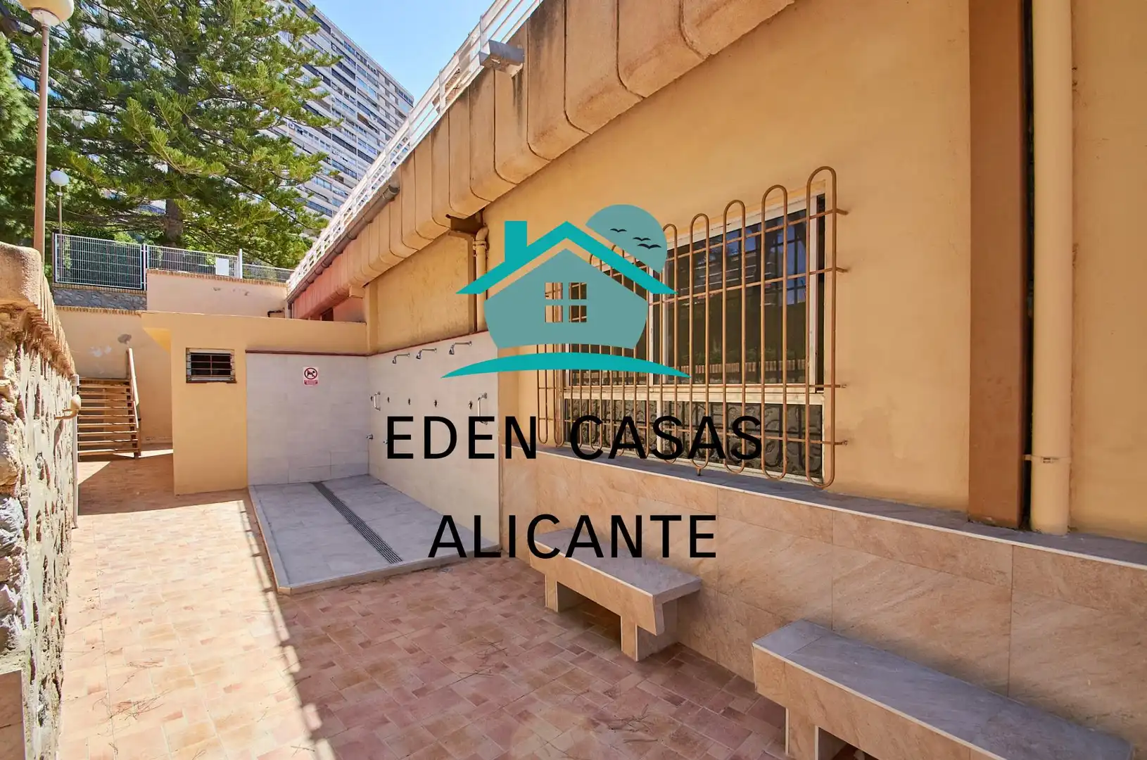 Außenansicht von Wohnungen zum Verkauf in Alicante / Alacant mit Klimaanlage, Heizung und Privatgarten