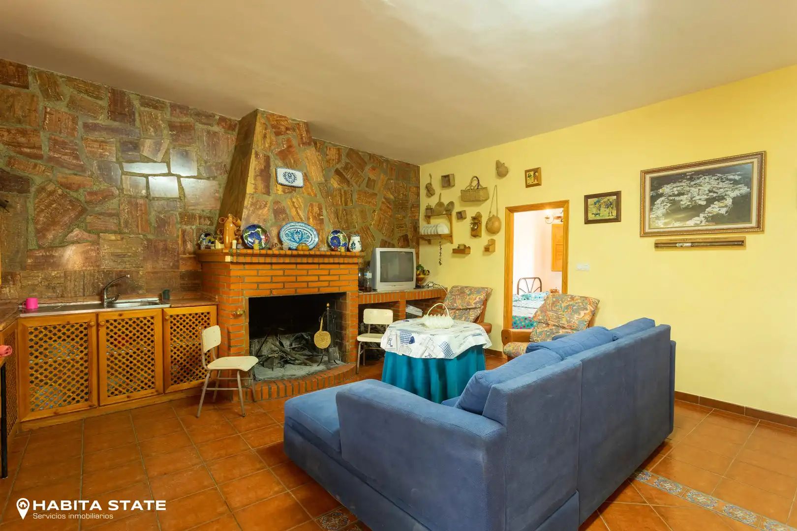 Sala d'estar de Finca rústica en venda en Canjáyar amb Jardí privat i Moblat
