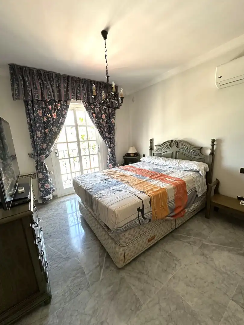 Chalet con piscina en venta en Avenida Pablo Ruiz Picasso 11, imagen 17