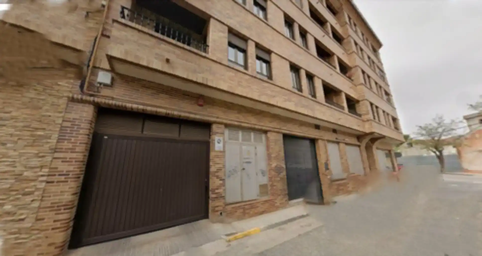 Vista exterior de Pis en venda en Villarrobledo amb Aire condicionat i Balcó