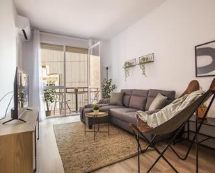 Sala d'estar de Pis de lloguer en  Barcelona Capital amb Aire condicionat i Balcó