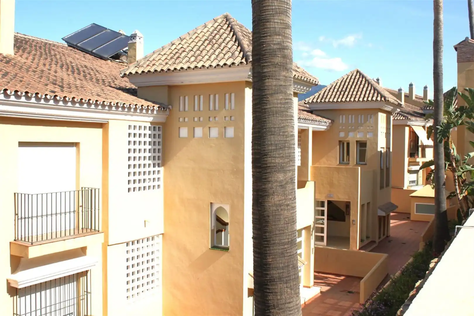 Vista exterior de Apartamento en venta en Marbella con Aire acondicionado y Terraza