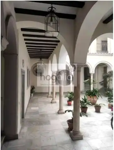 Ground floor for rent in Sevilla  with Air Conditioner and Furnished