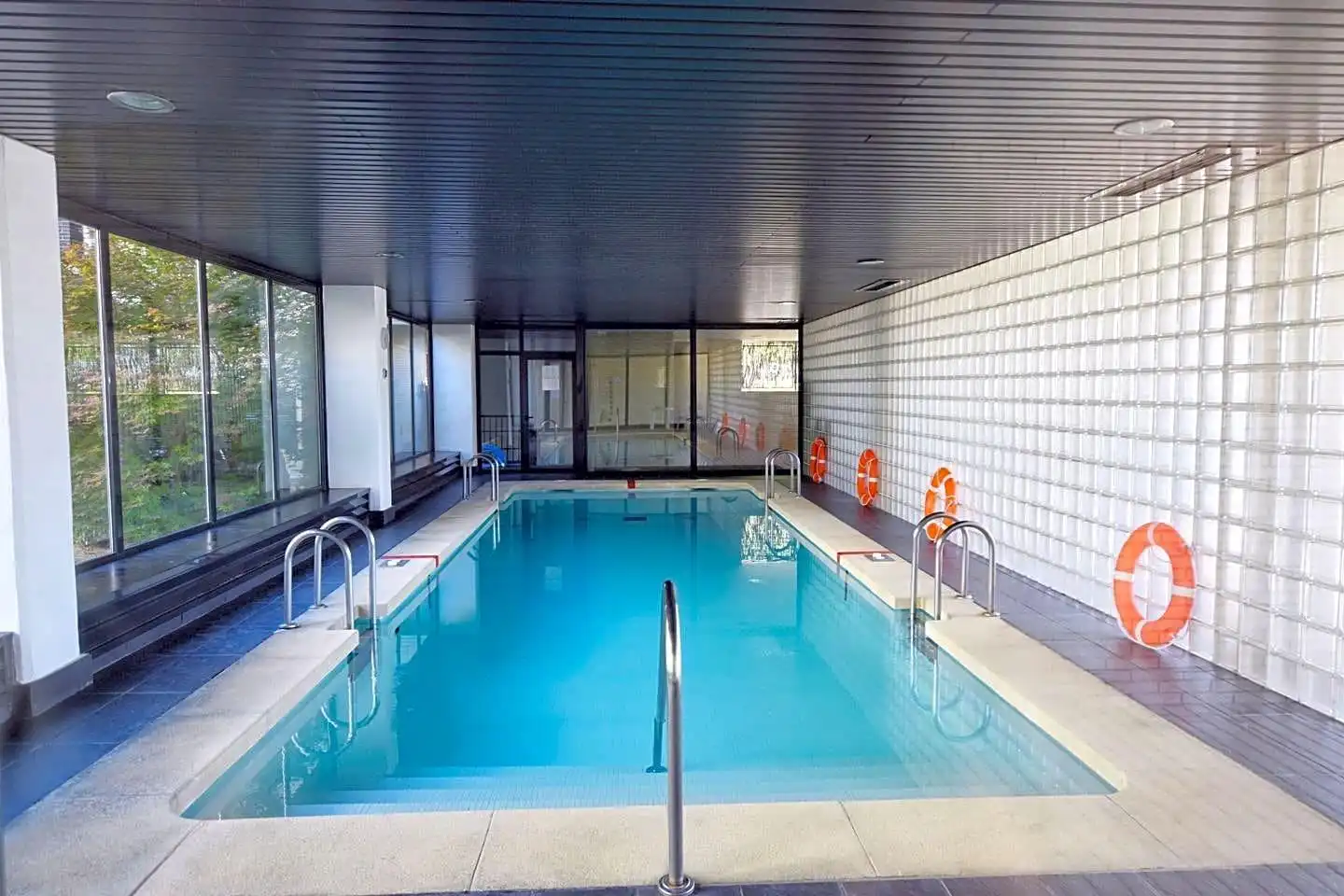 Schwimmbecken von Wohnung zum Verkauf in Madrid mit Klimaanlage, Heizung und Abstellraum