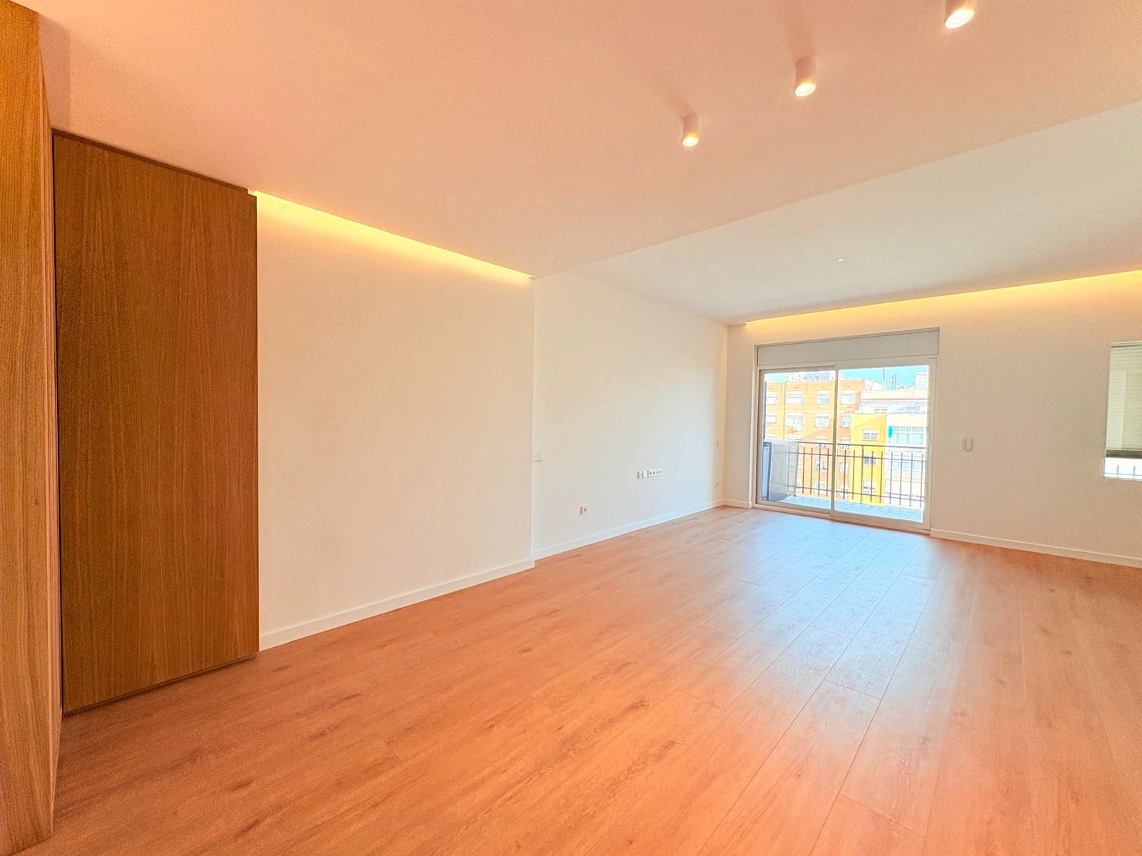 Sala de estar de Piso en venta en  Barcelona Capital con Aire acondicionado, Calefacción y Parquet