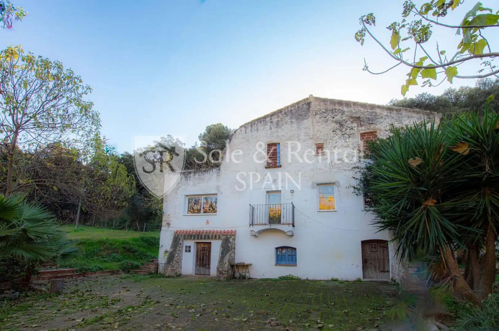 Vista exterior de Finca rústica en venda en Sant Pol de Mar amb Jardí privat i Traster
