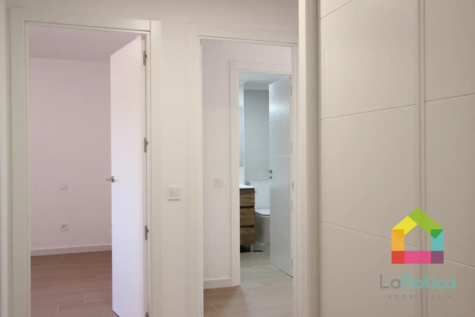 Flat for sale in Toledo  with Air Conditioner and Heating