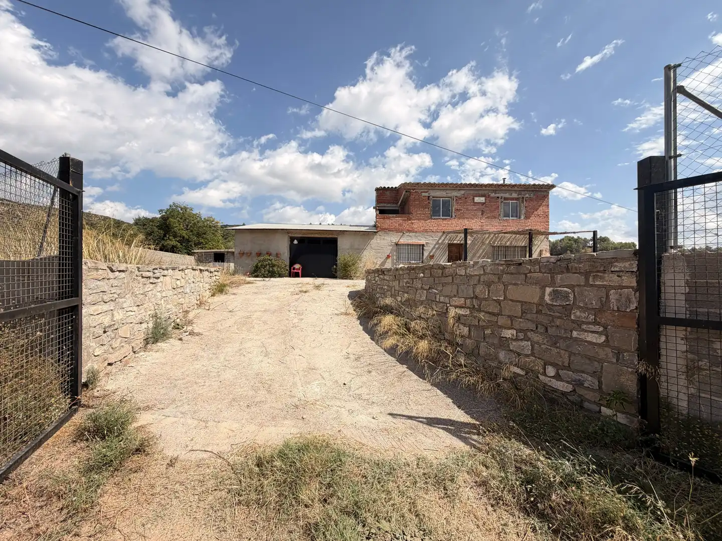 Exterior view of Houses for sale in Viver  with Terrace
