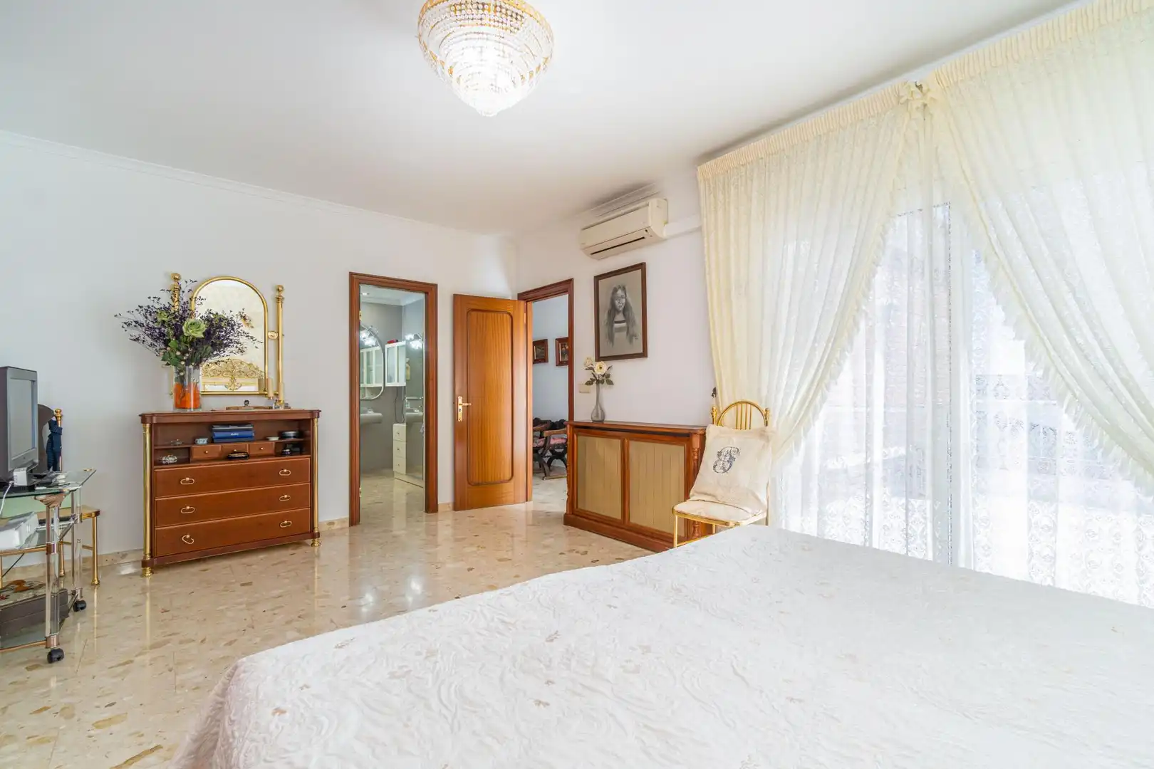 Habitación de Casa o chalet en venta en Figueres con Aire acondicionado, Calefacción y Jardín privado