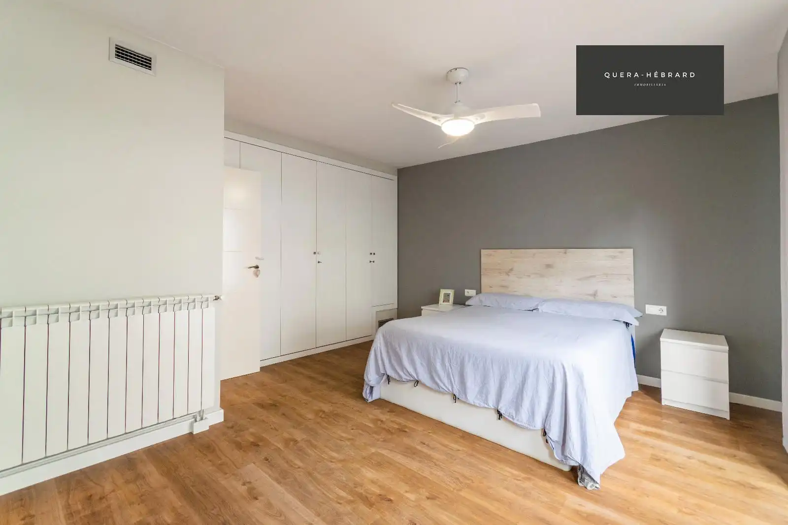 Habitación de Casa adosada en venta en Rubí con Aire acondicionado, Calefacción y Parquet