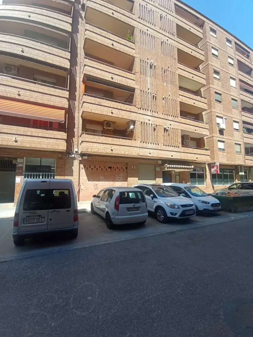 Local comercial de lloguer a Zona Avenida al Vedat, imagen 3