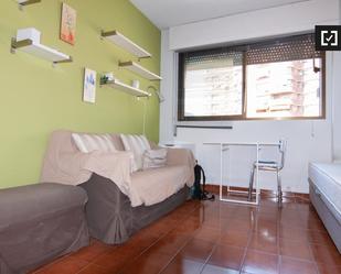 Living room of Flat to rent in  Madrid Capital  with Air Conditioner, Heating and Balcony