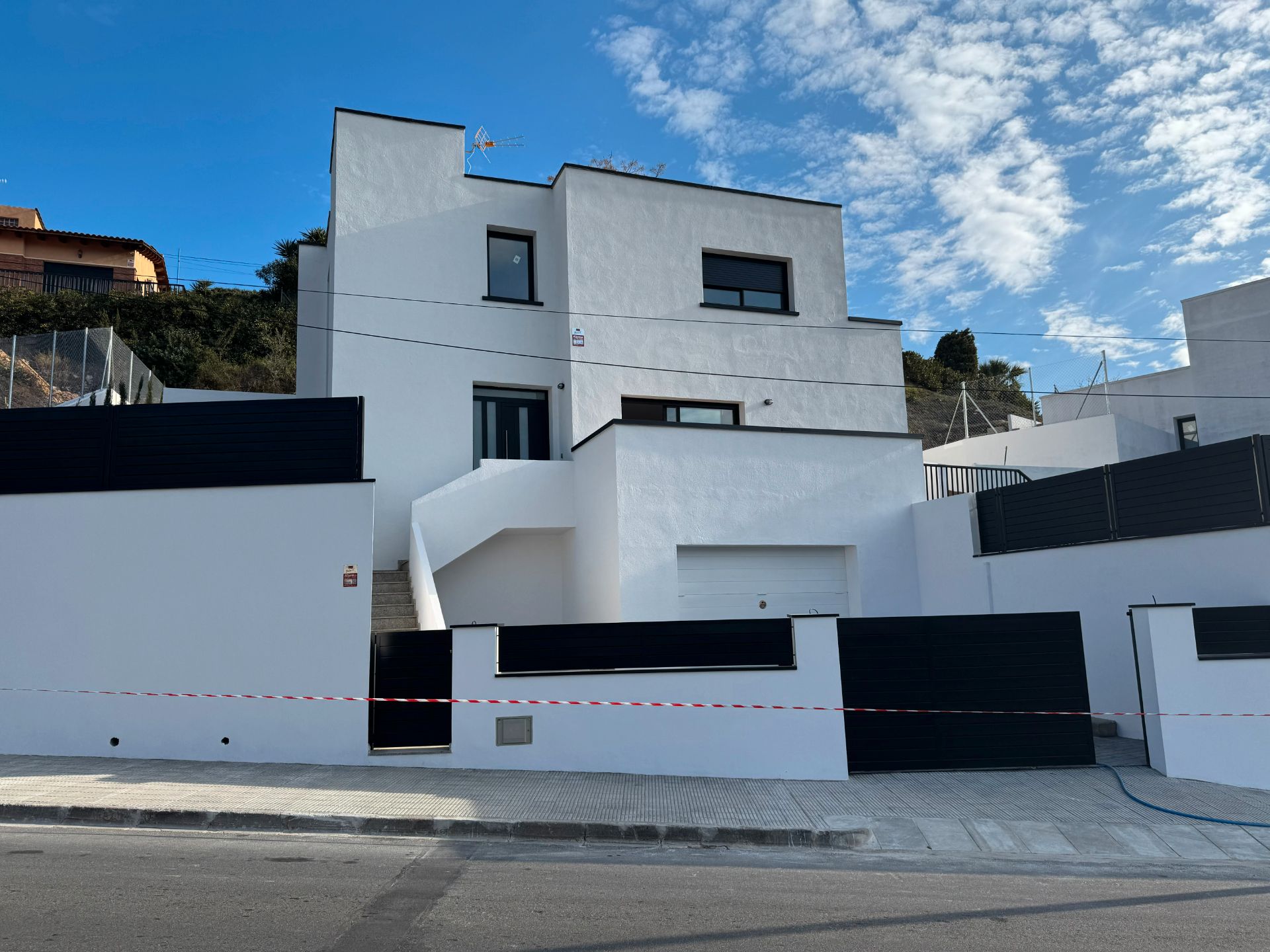Vista exterior de Casa o xalet en venda en Calafell amb Aire condicionat, Calefacció i Jardí privat