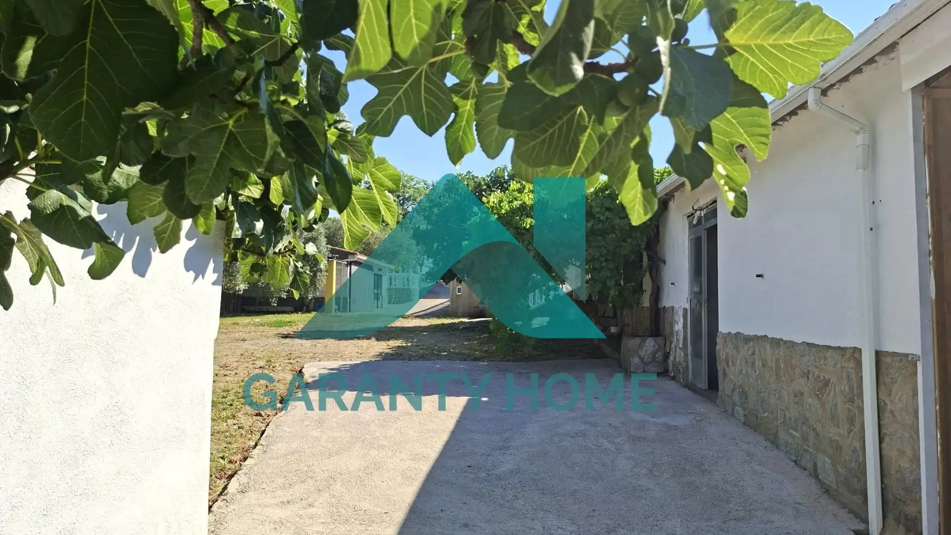 Vista exterior de Casa o xalet en venda en Malpartida de Cáceres amb Calefacció, Jardí privat i Traster