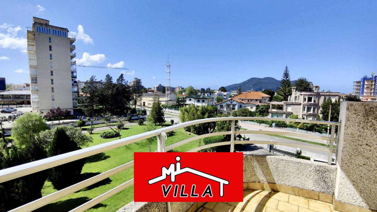 Exterior view of Flat for sale in Laredo  with Heating, Terrace and Furnished