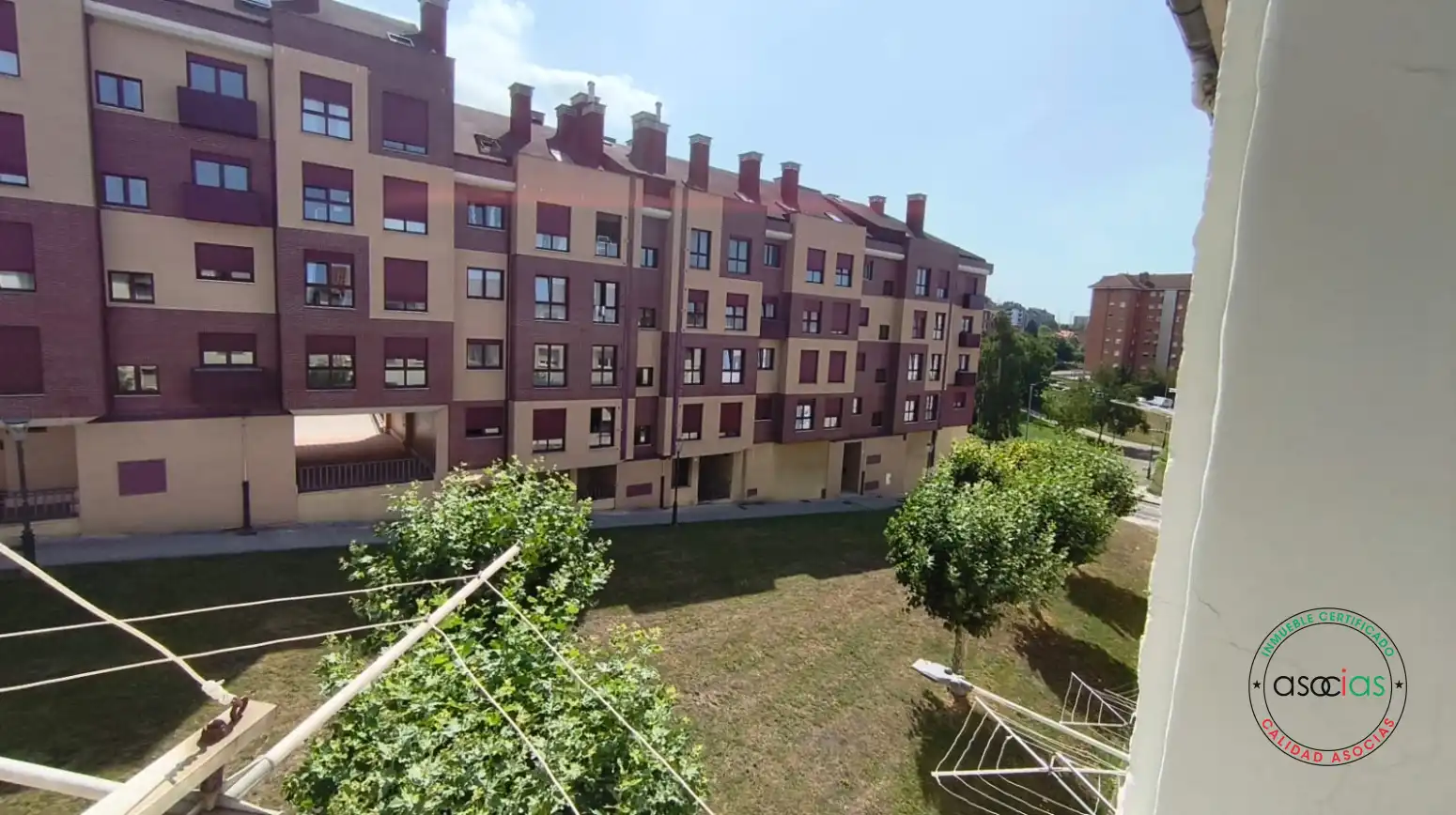 Vista exterior de Pis en venda en Gijón  amb Calefacció, Traster i Moblat