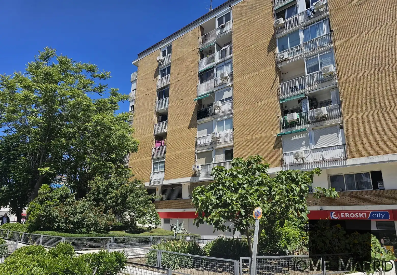 Vista exterior de Estudio en venta en Madrid con Terraza