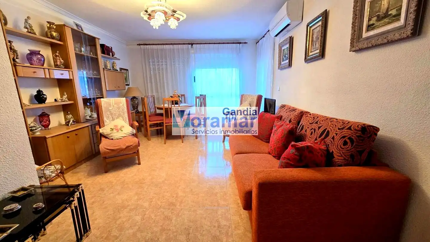 Habitación de Apartamento de alquiler en Gandia con Aire acondicionado, Calefacción y Piscina comunitaria
