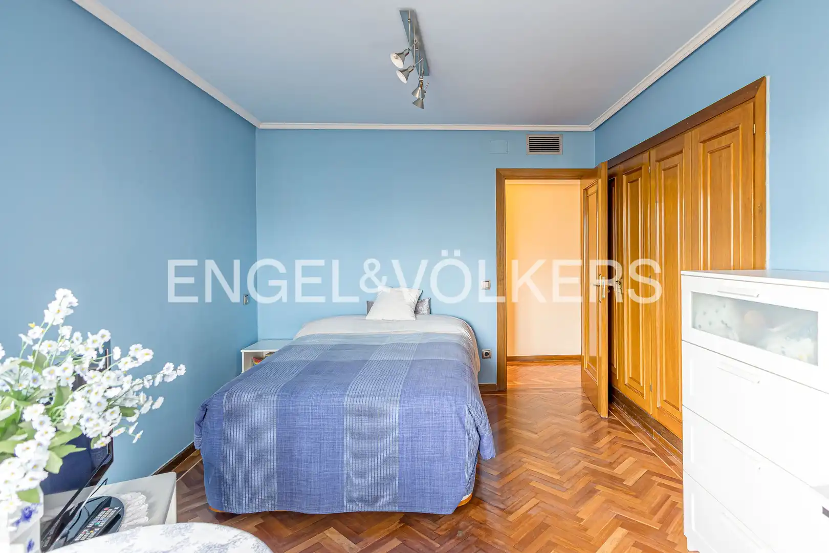 Bedroom of Flat for sale in Madrid  with Heating, Storage room and Furnished