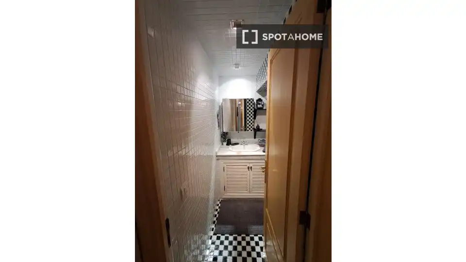 Baño de Apartamento para compartir en Calvià con Aire acondicionado, Terraza y Amueblado
