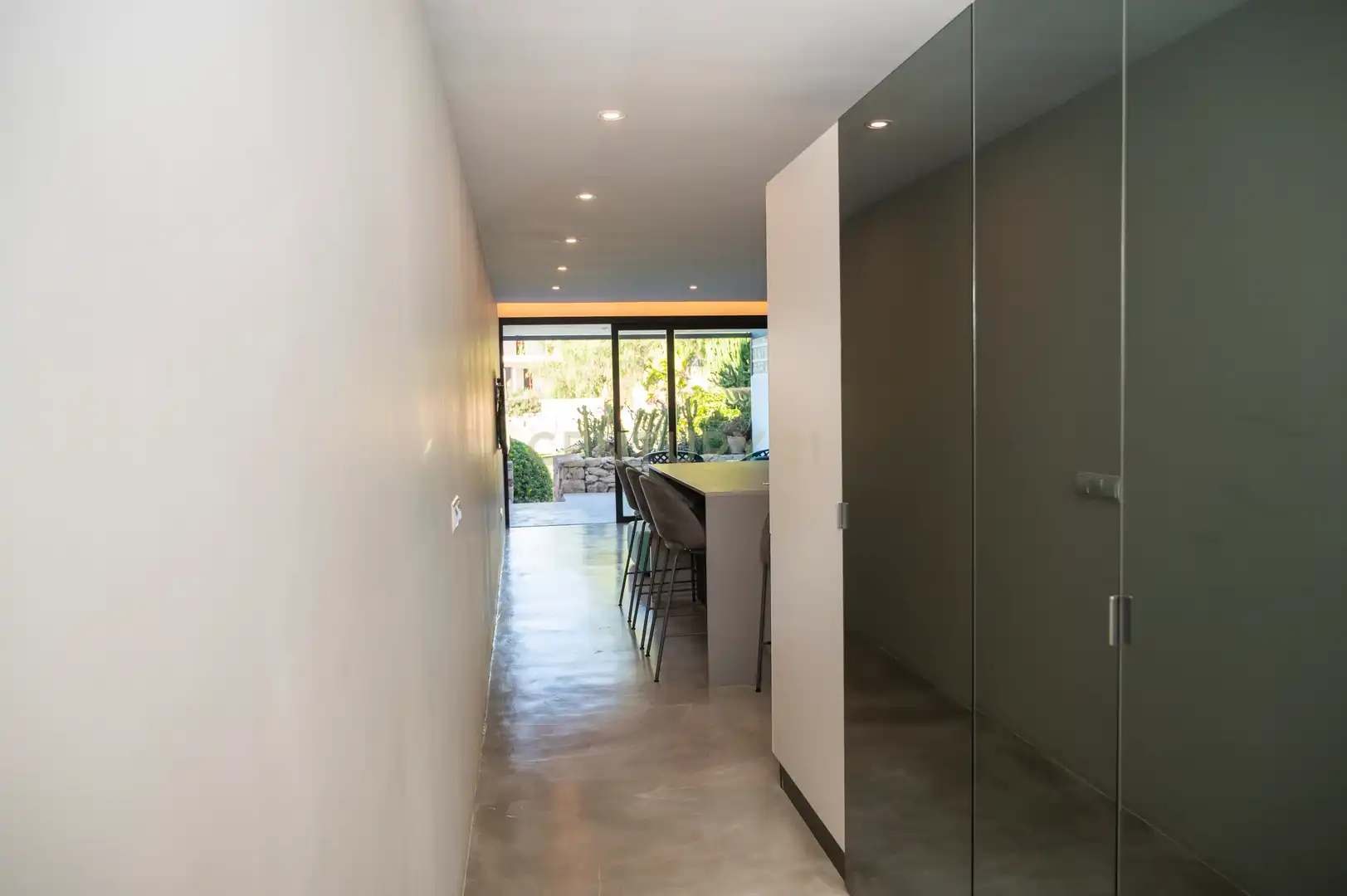 Apartamento de alquiler en Santa Eulària des Riu con Aire acondicionado, Jardín privado y Piscina comunitaria
