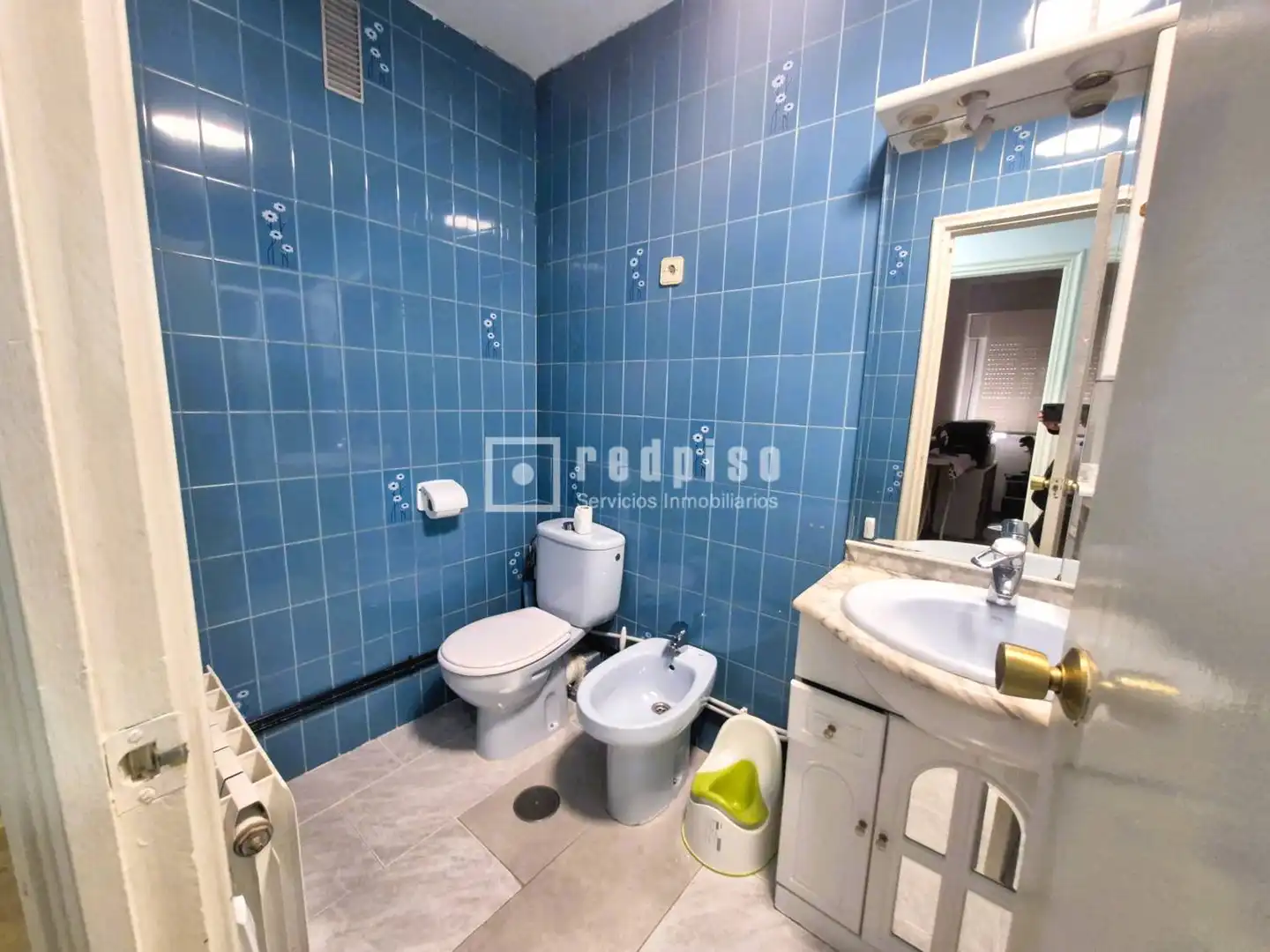 Badezimmer von Wohnung zum Verkauf in Parla mit Klimaanlage, Heizung und Privatgarten