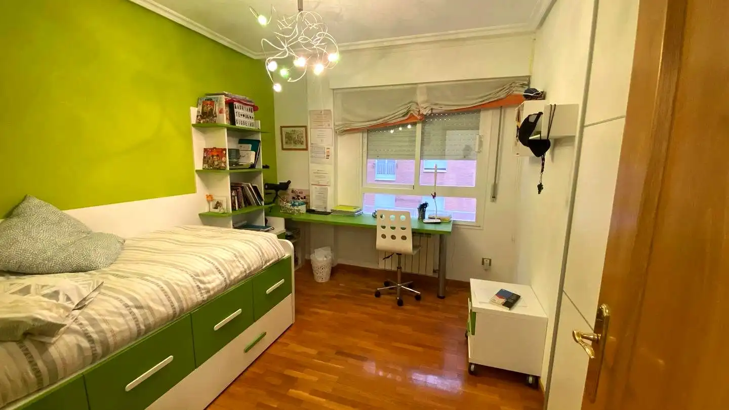 Bedroom of Flat for sale in  Logroño  with Heating, Parquet flooring and Storage room