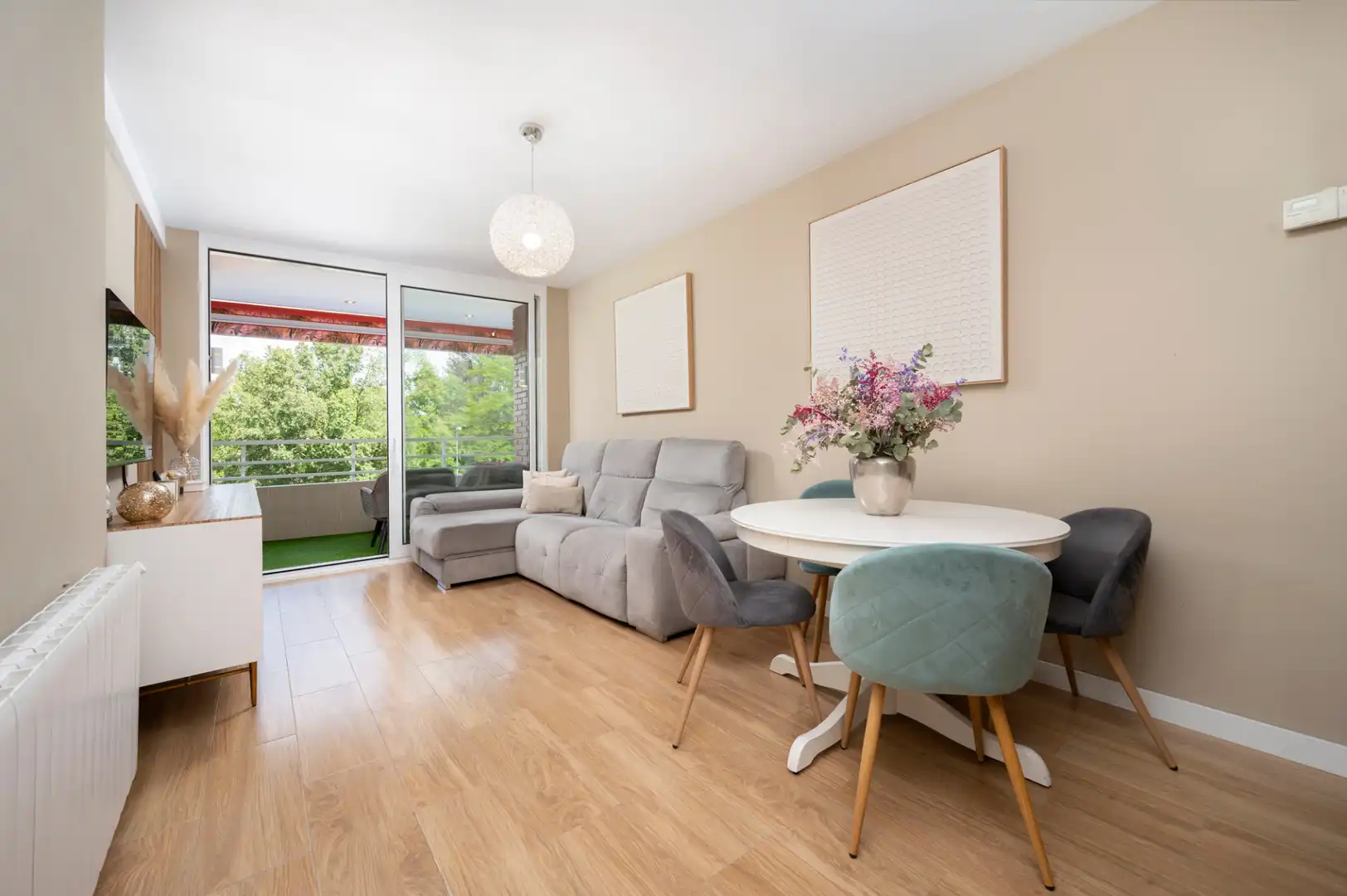Sala de estar de Piso en venta en Colmenar Viejo con Calefacción, Terraza y Piscina comunitaria