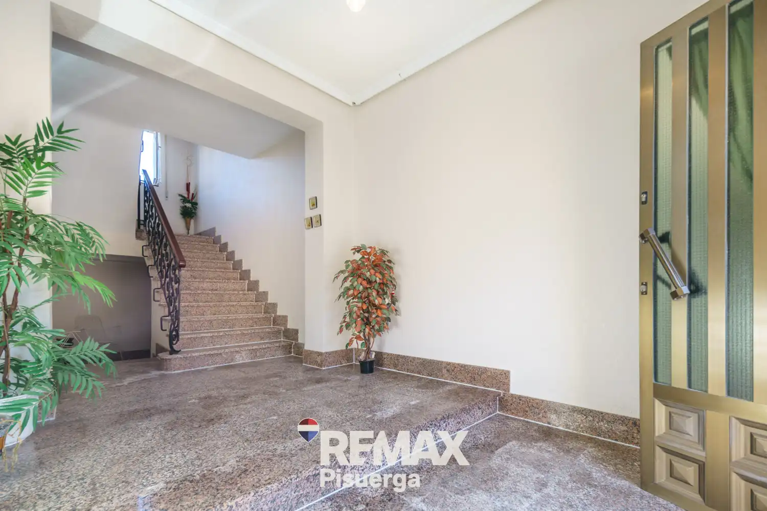 Casa o xalet en venda en Venta de Baños amb Jardí privat, Terrassa i Traster