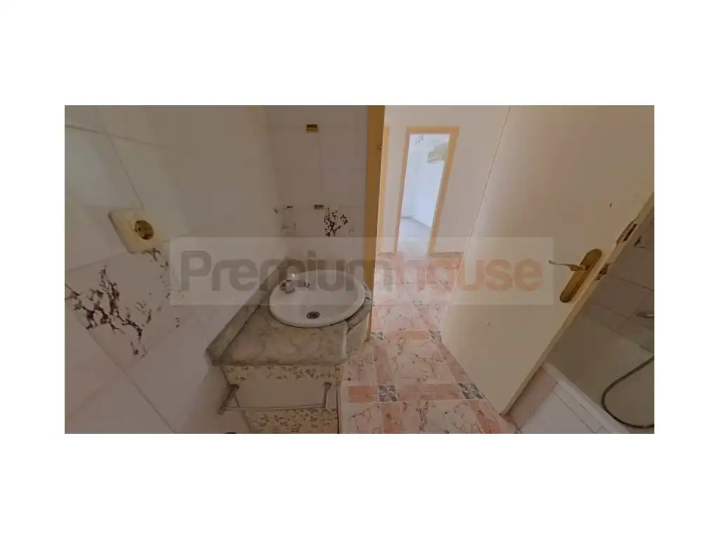 Bathroom of Flat for sale in L'Espluga de Francolí  with Balcony