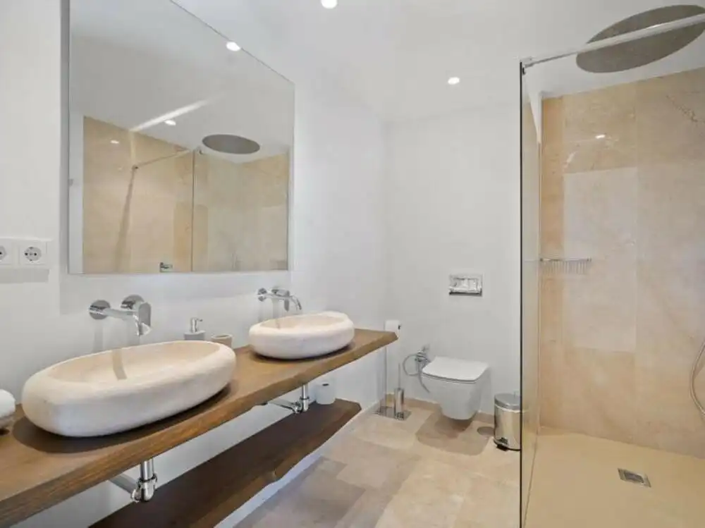 Bathroom of Houses for sale in Nueva Andalucía