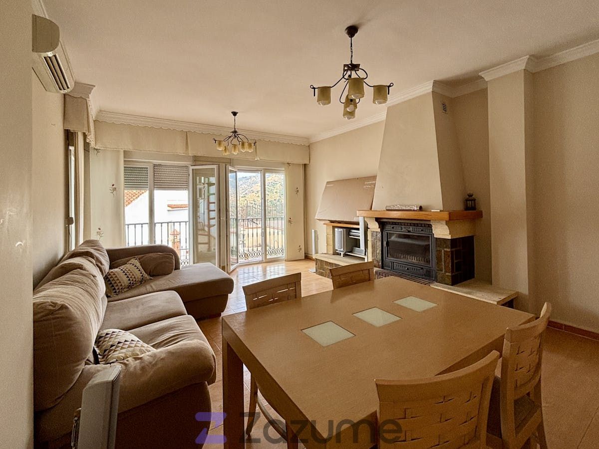 Living room of Flat to rent in Sayalonga  with Air Conditioner, Heating and Terrace
