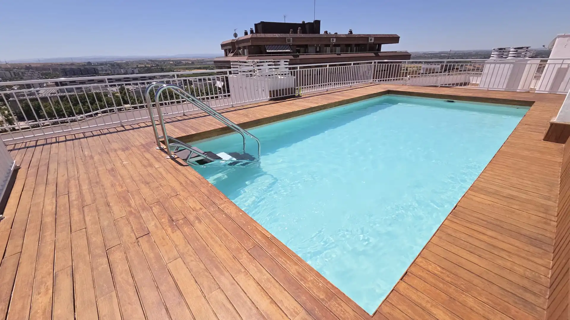 Piscina de Pis en venda en Lleida amb Calefacció, Terrassa i Moblat