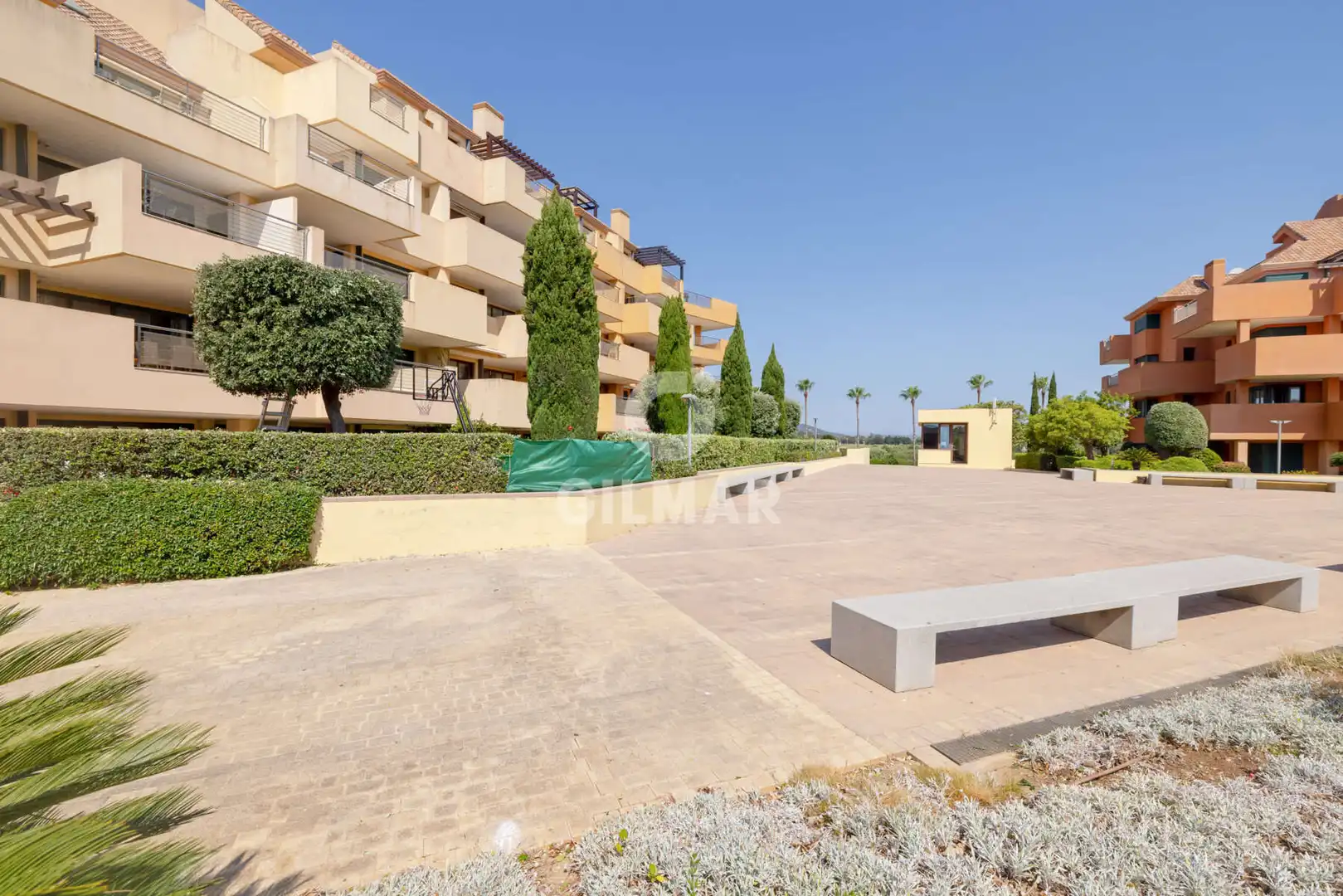 Vista exterior de Apartamento en venta en Sotogrande con Calefacción, Jardín privado y Trastero