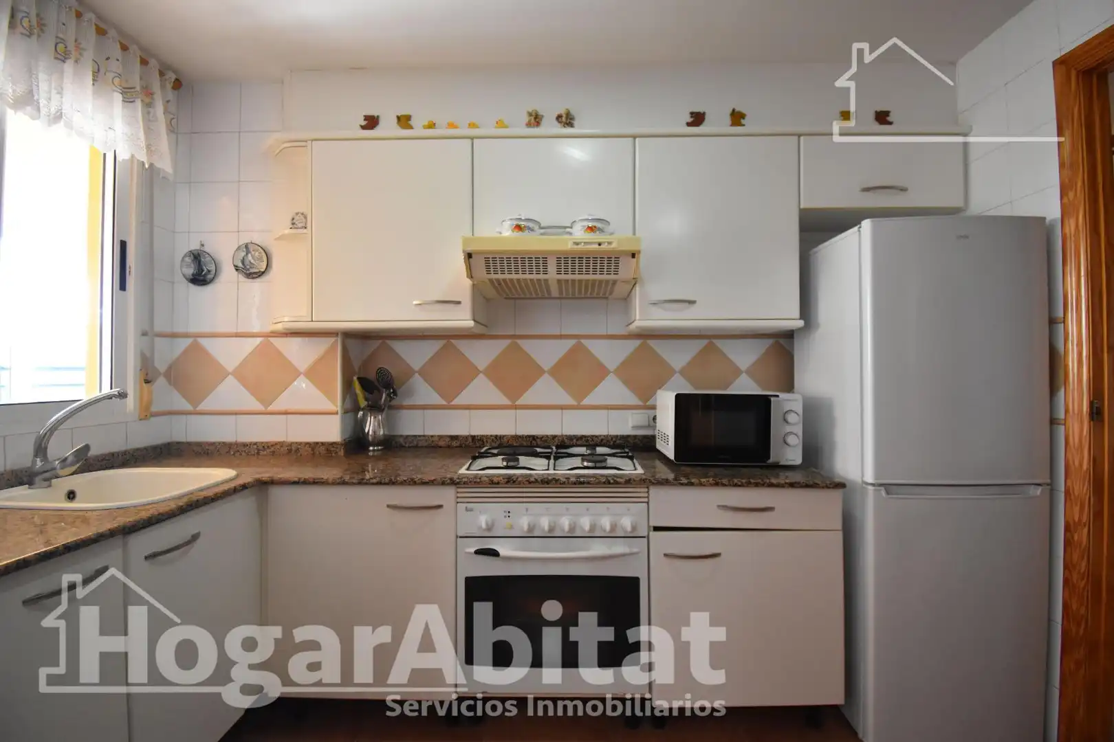 Cuina de Pis en venda en Tavernes de la Valldigna amb Terrassa, Traster i Balcó