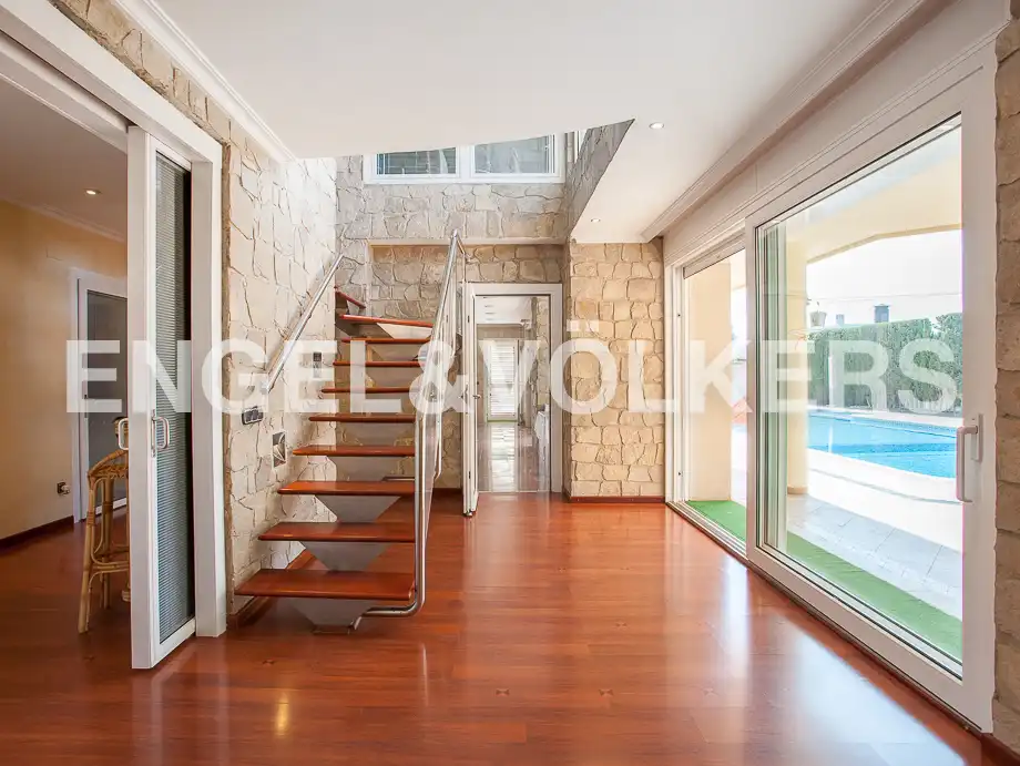 Casa o chalet en venta en Serra con Calefacción, Jardín privado y Trastero