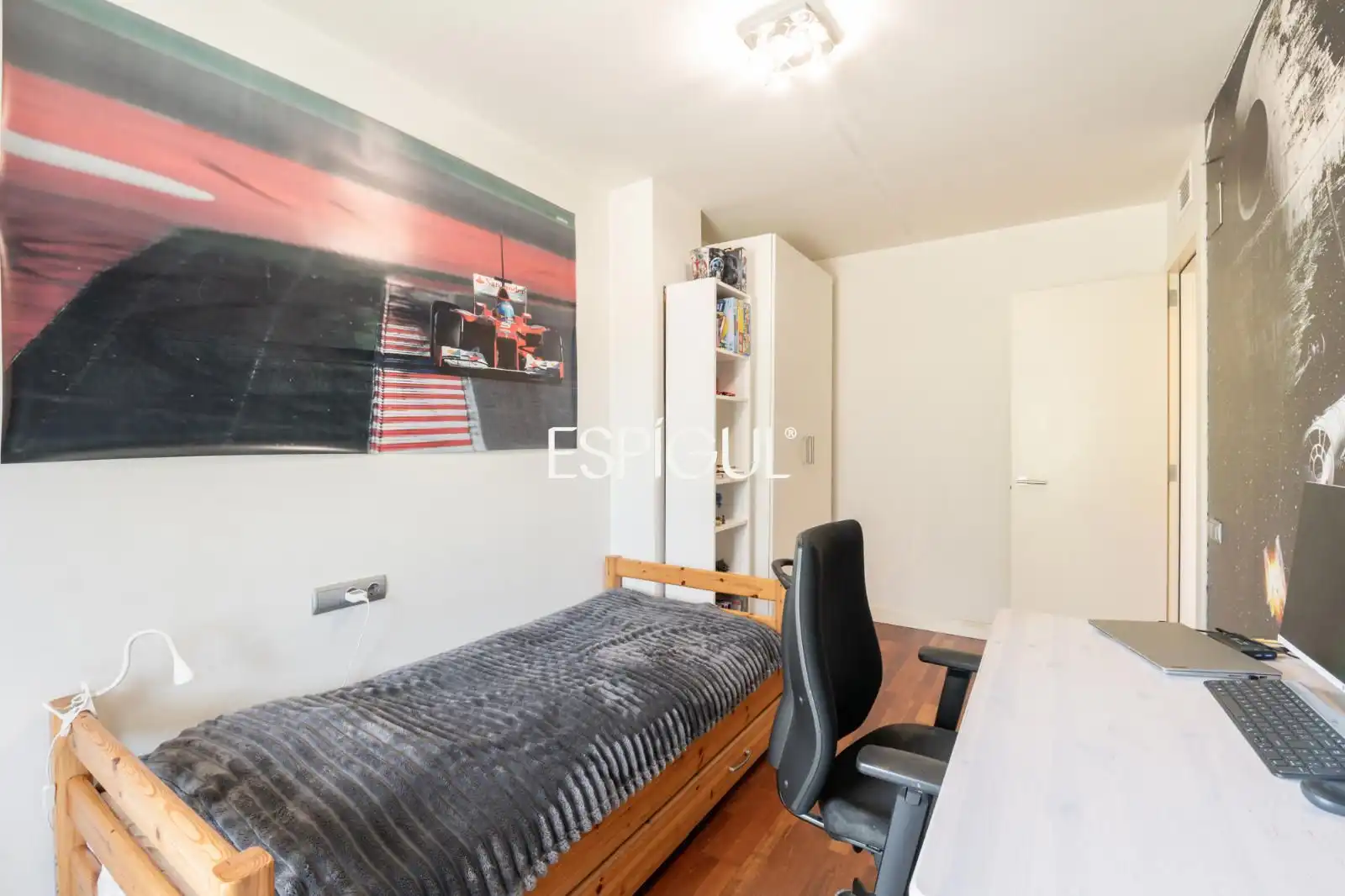 Bedroom of Flat for sale in Sant Cugat del Vallès  with Air Conditioner, Heating and Parquet flooring