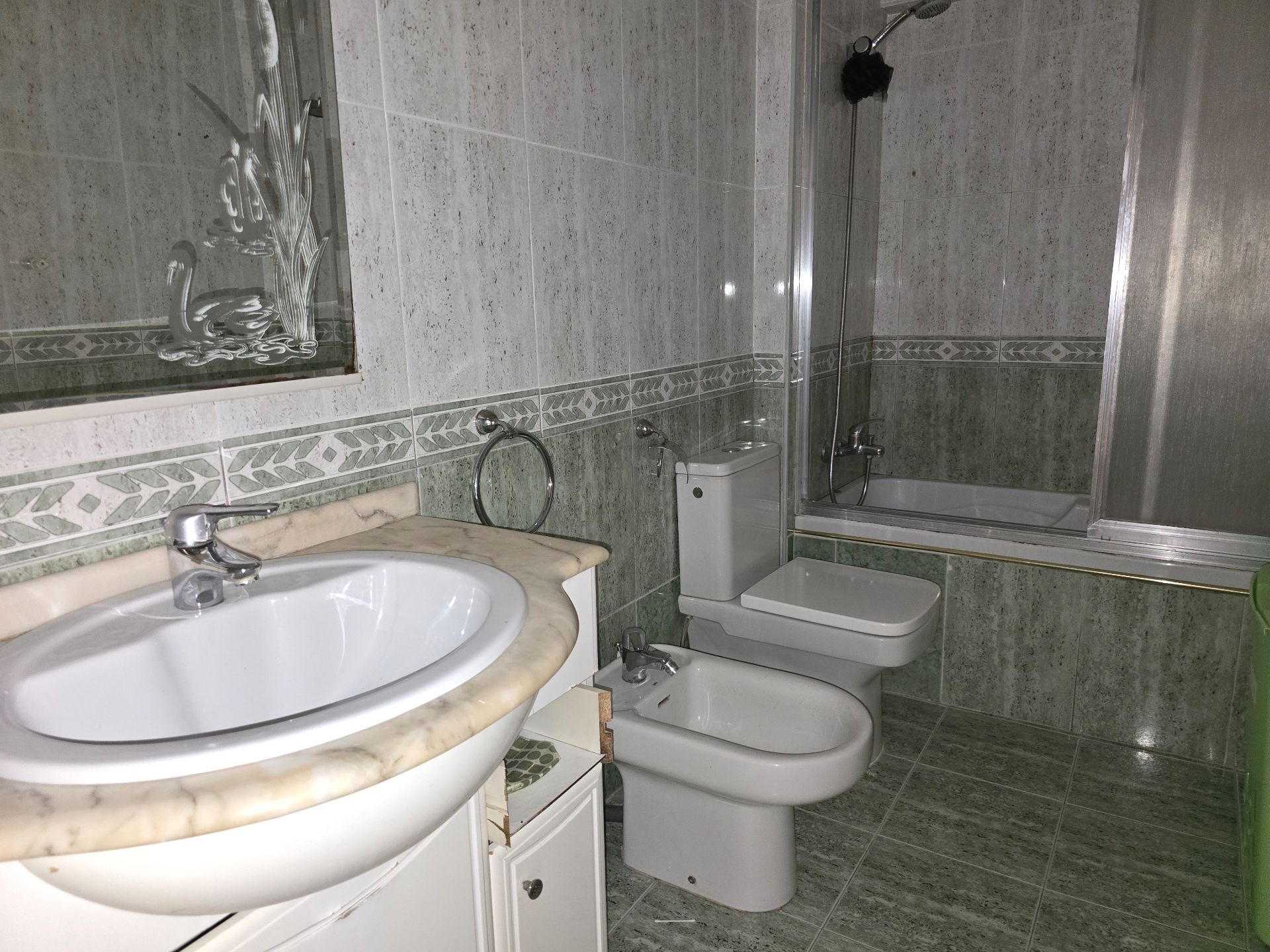Bathroom of Flat for sale in Alaquàs  with Balcony